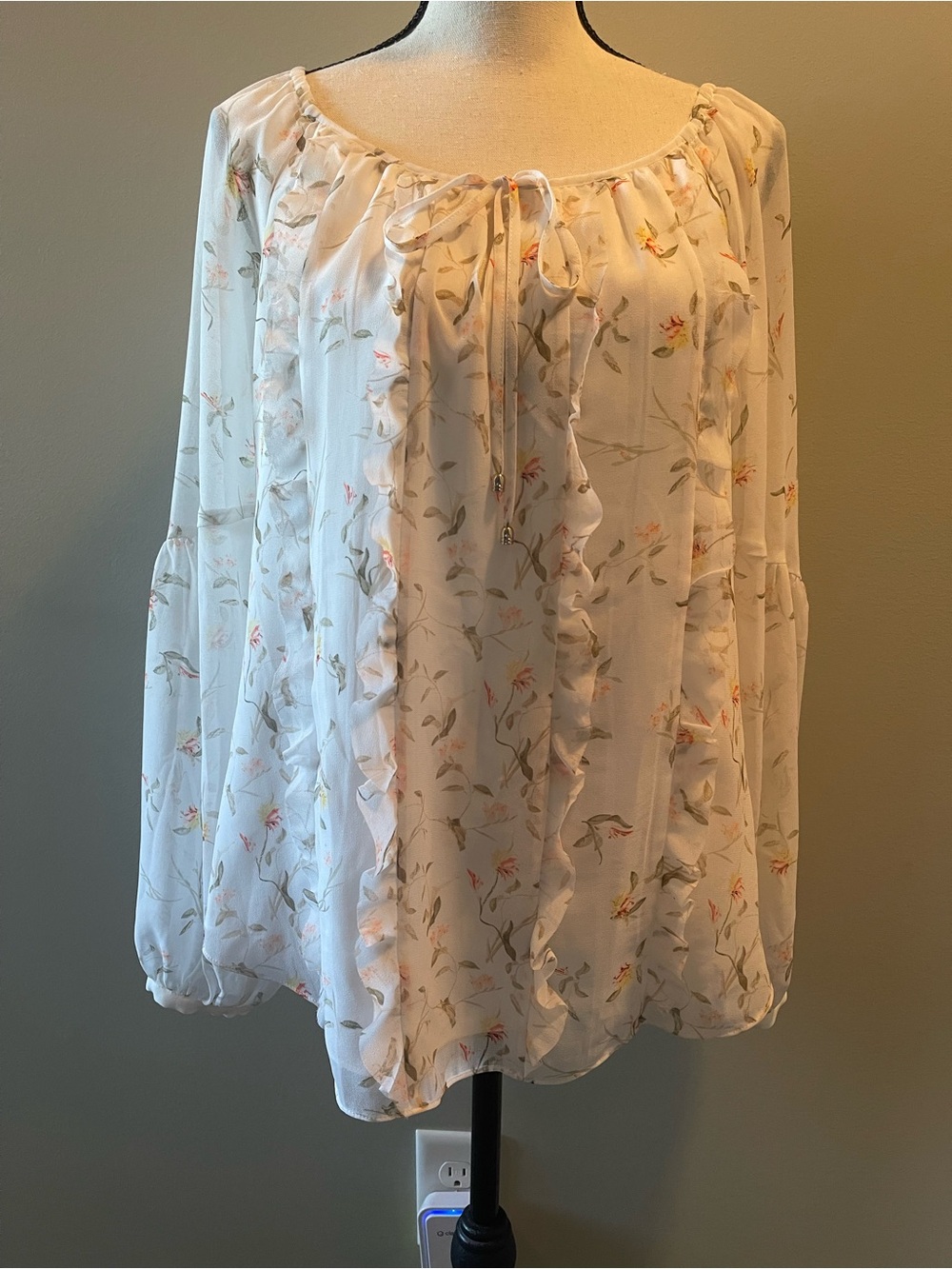 White House Black Market floral top